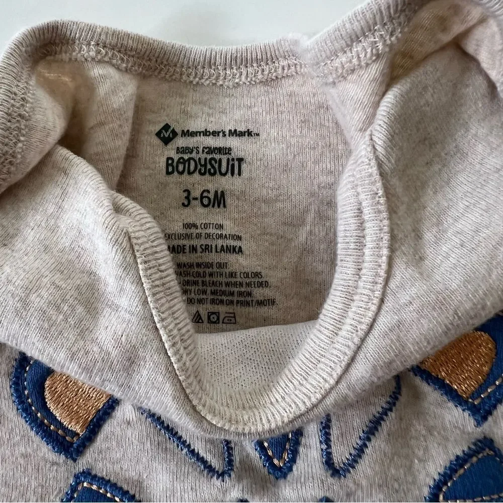 Bundle of Short Sleeve Onesie Bodysuit Baby Size 3 - 6 Months